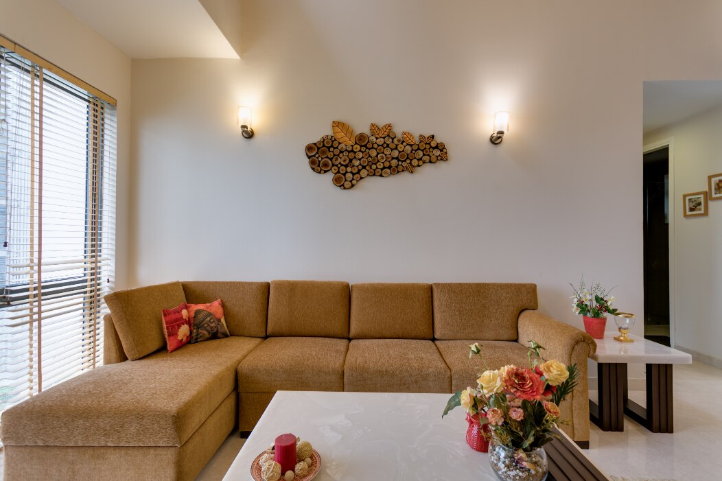 Hostie Eshana - Stylish 2 BR Duplex near Golf Course Road - Tap to explore photos