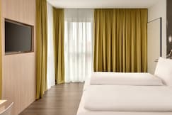 Super 8 by Wyndham Augsburg, Augsburg