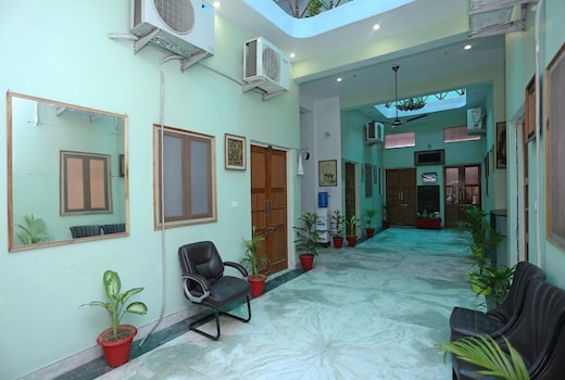 Super Collection-O Sara Grand Near Ram Manohar Lohia hospital