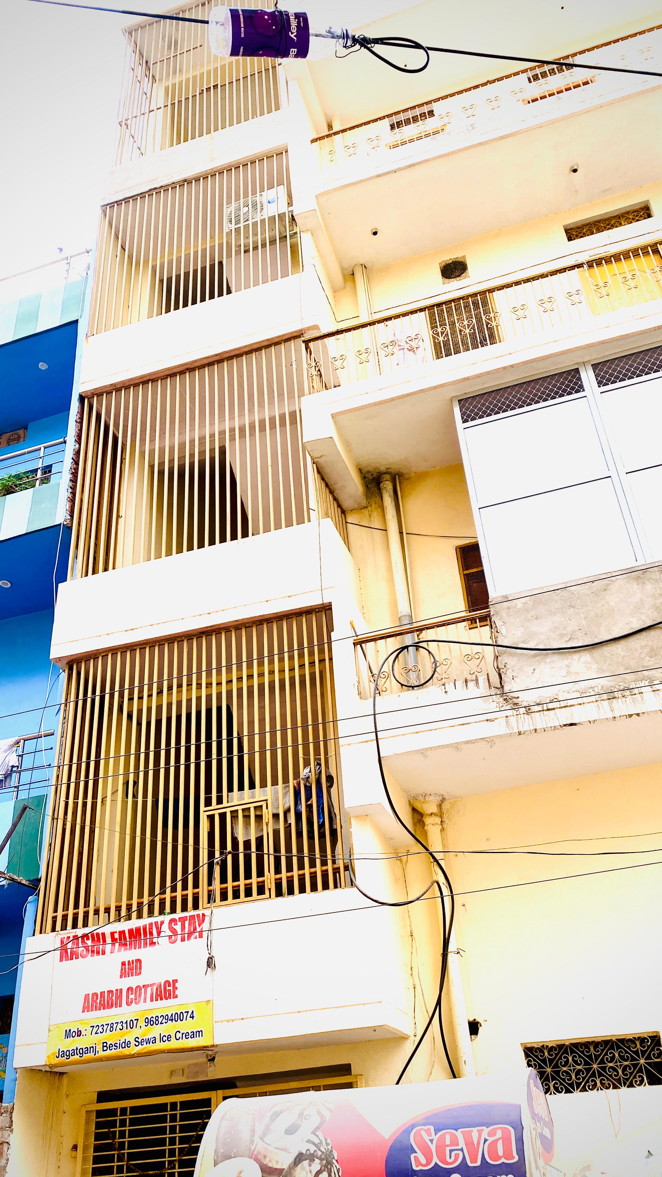 Kashi Family Stay (50 metre from Sampurnand Sanskrit University) - Tap to explore photos