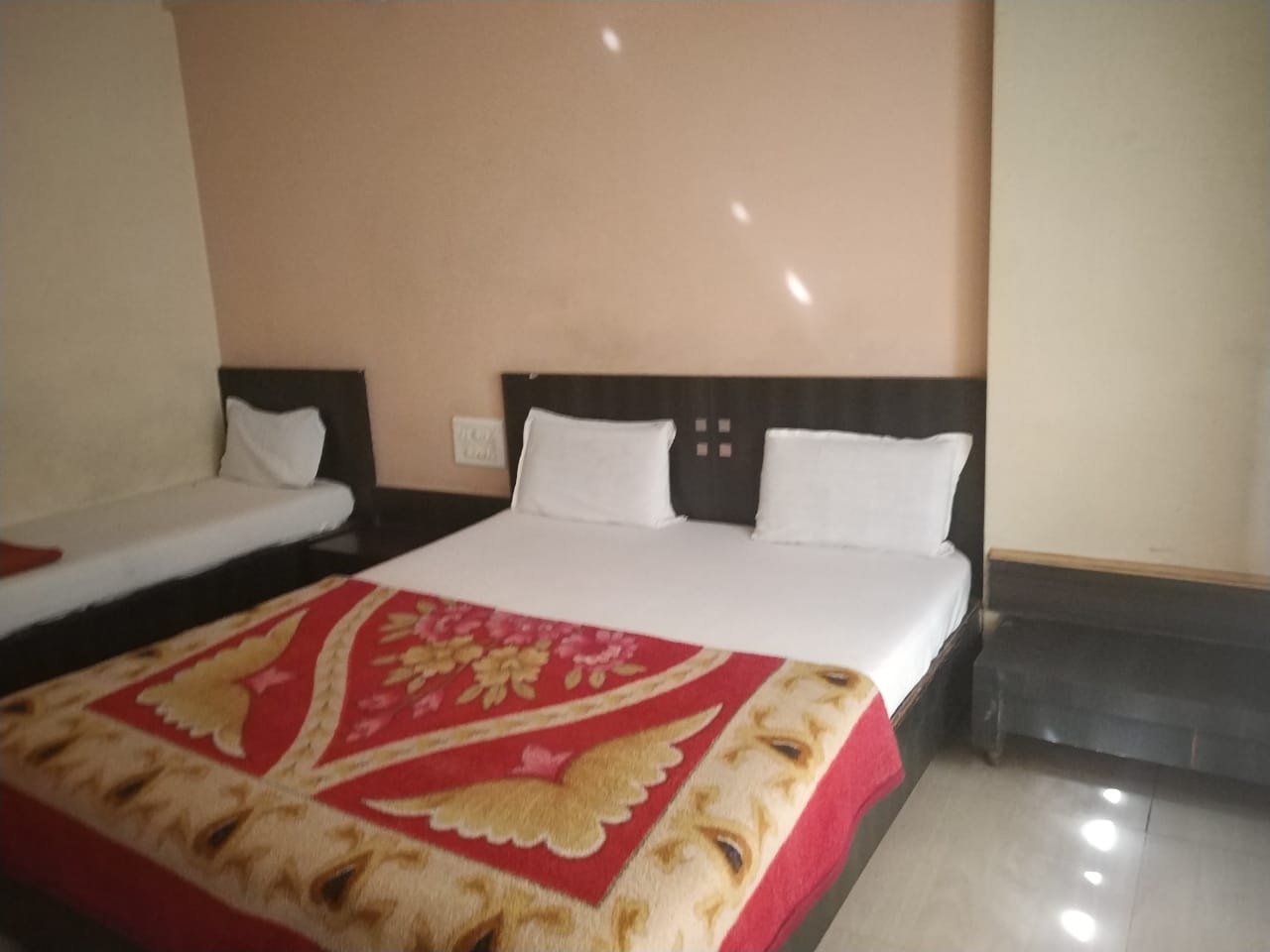 Hotel Reddy 4