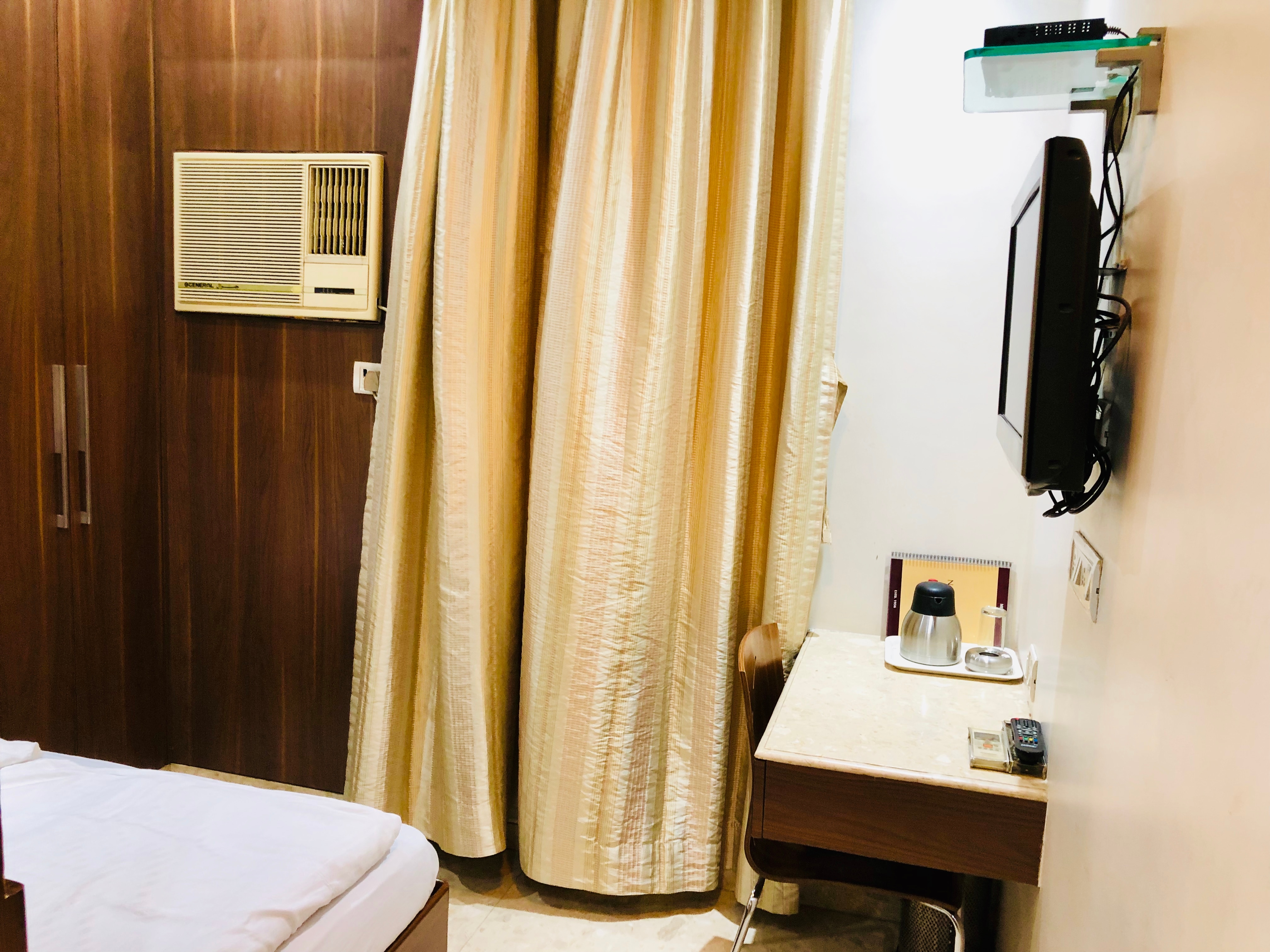 Hotel Neo Lodge Ghatkopar 3