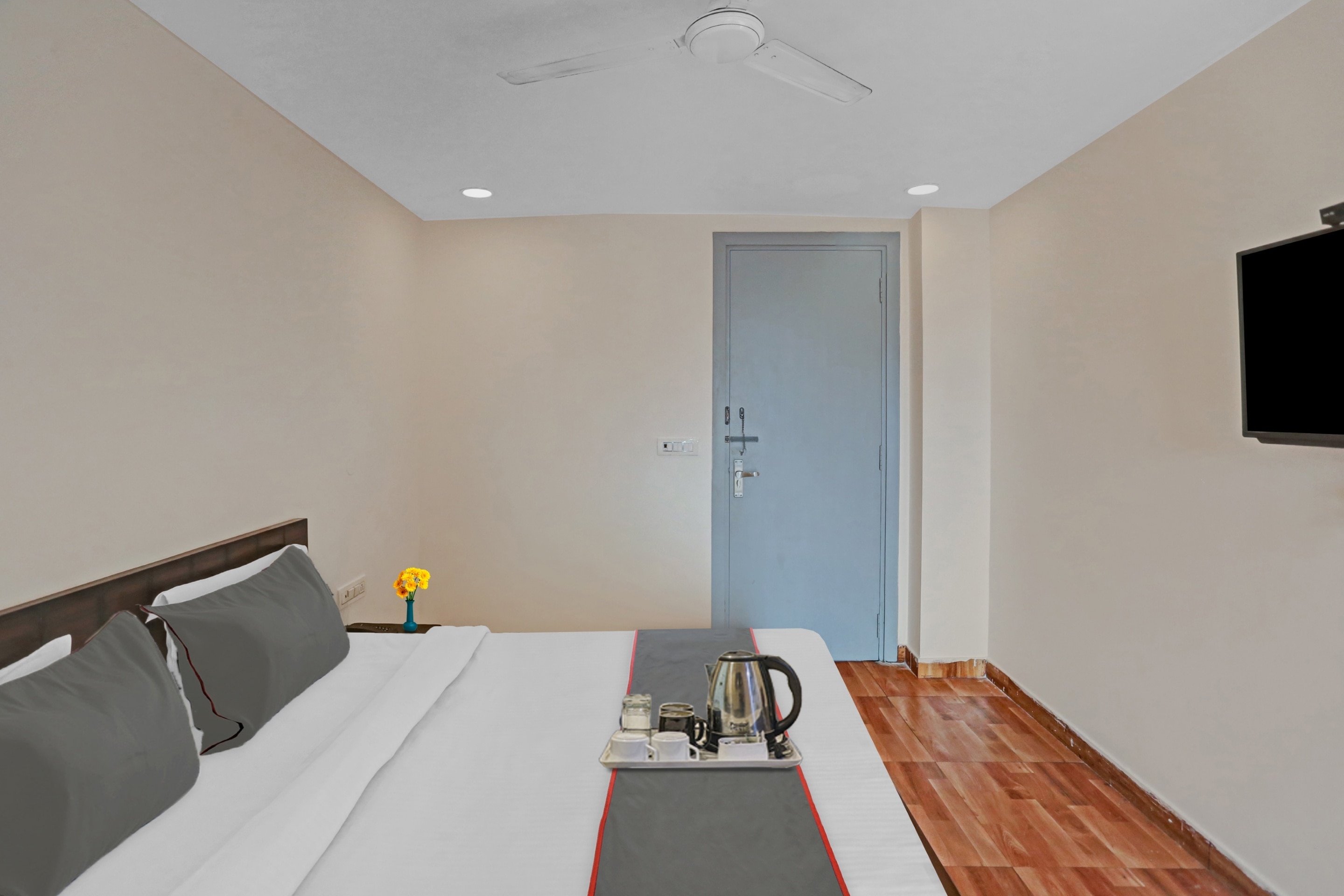 Hotel O Himalaya Residency - Tap to explore photos