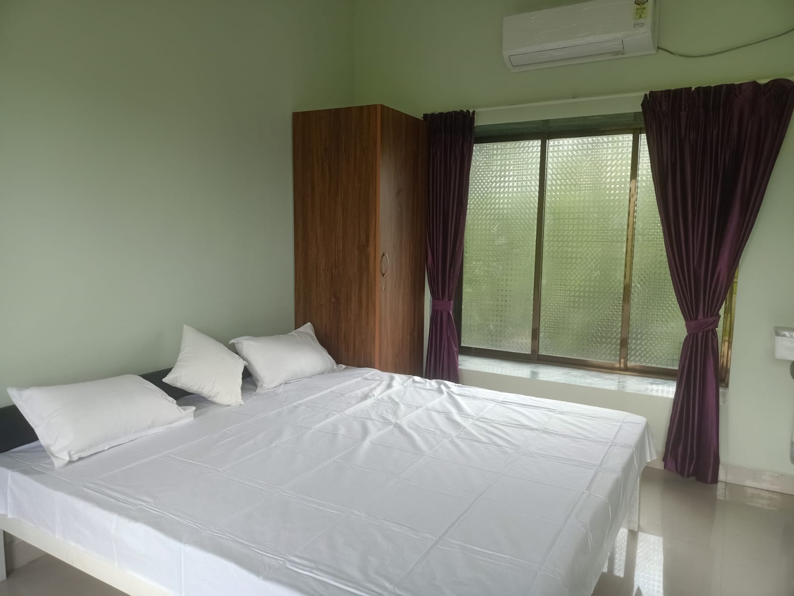 Hill View Rooms 1