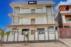 Hotel O The Grand Luxury, Greater Noida