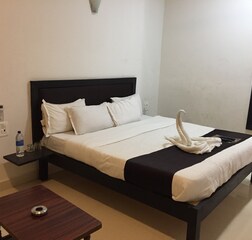 Deluxe King studio