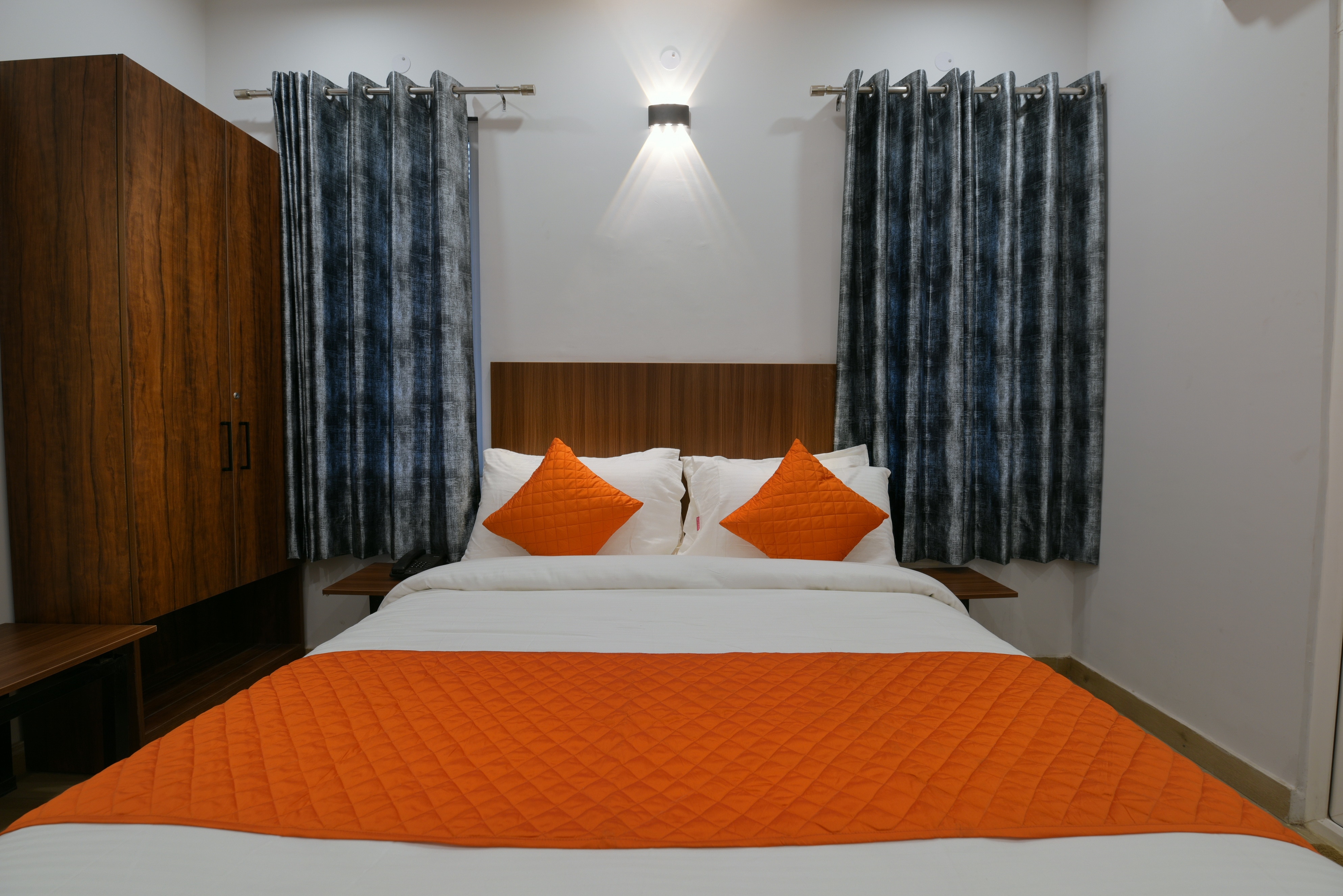 Hotel The Emporio A Corporate suites - Tap to explore photos