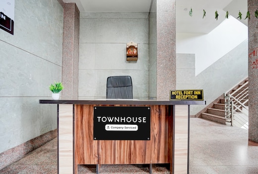 Super Townhouse Hotel Fort Inn