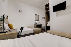Belvilla Ilford Station Hotel, 4 min from Elizabeth line, Thurrock