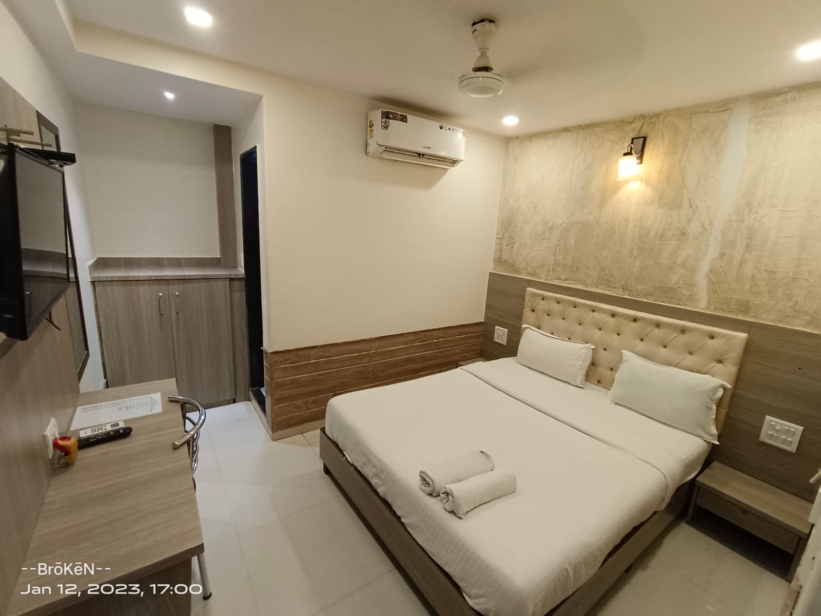 Hotel Time Gold - Near Mumbai Airport - Tap to explore photos