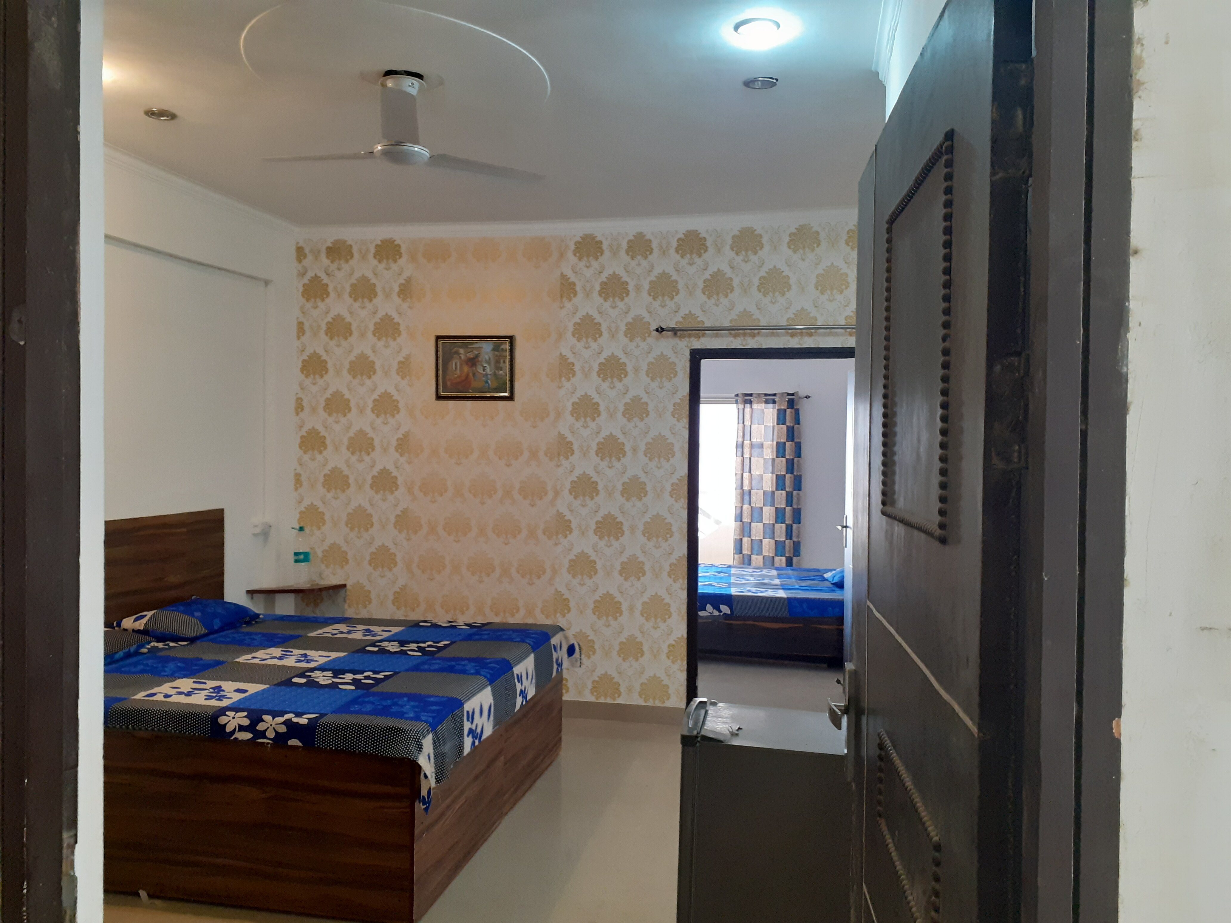Gaudiya Guest House - Tap to explore photos