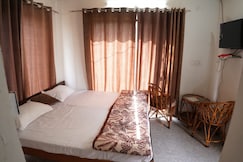 Krossroad caf  and huts Jabli, Kasauli