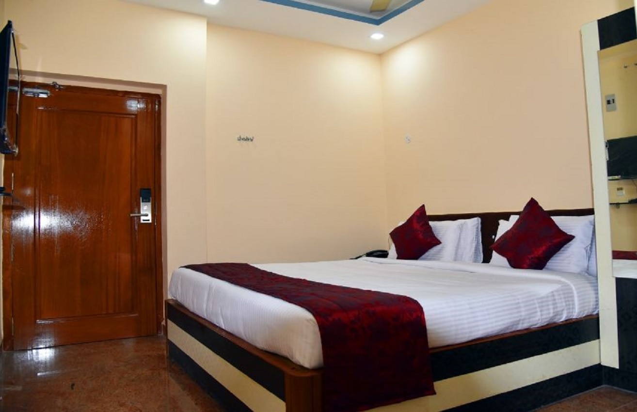SriThilagavathy Hotel - Tap to explore photos