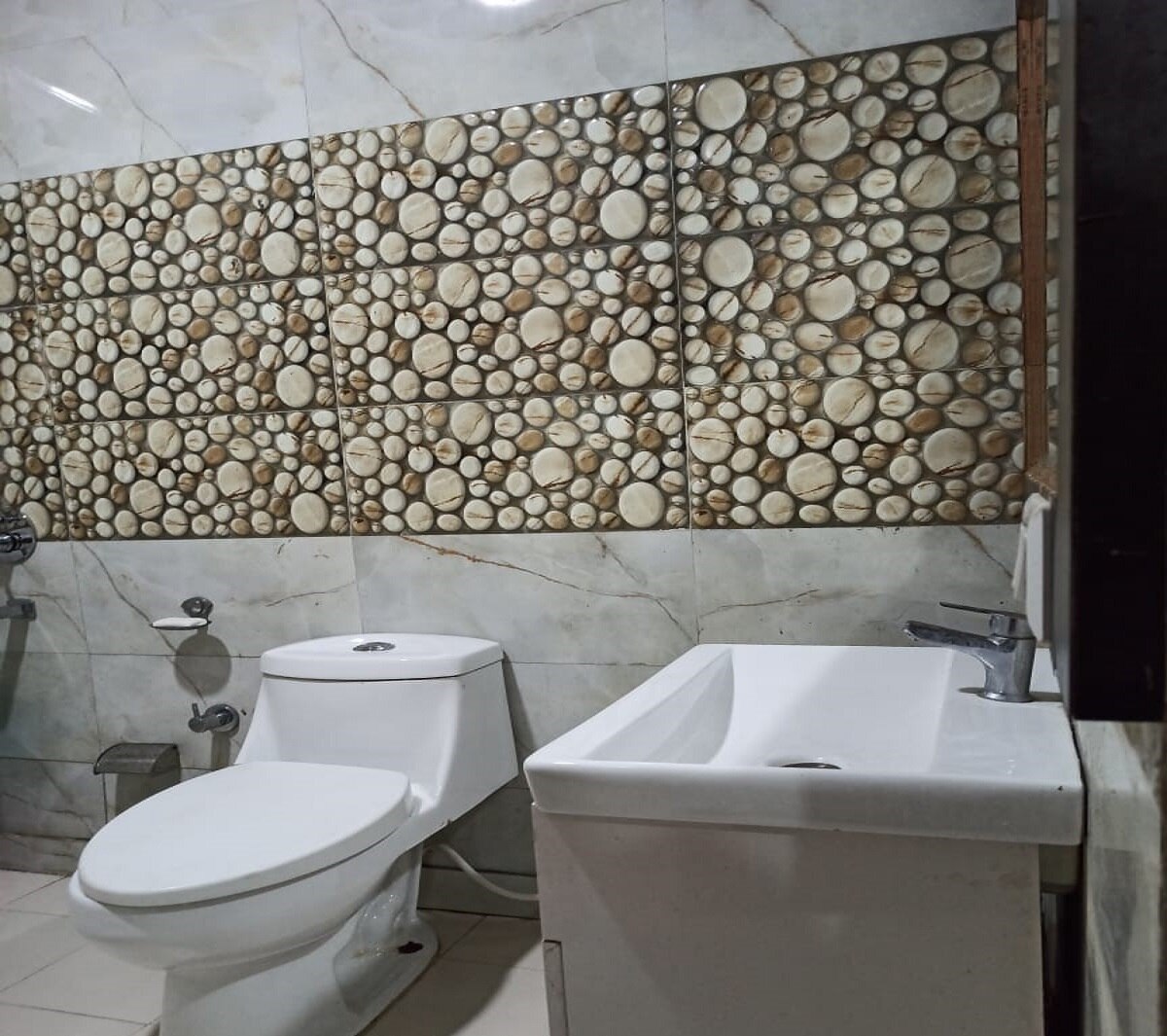 Hotel Shyam Regency - Tap to explore photos