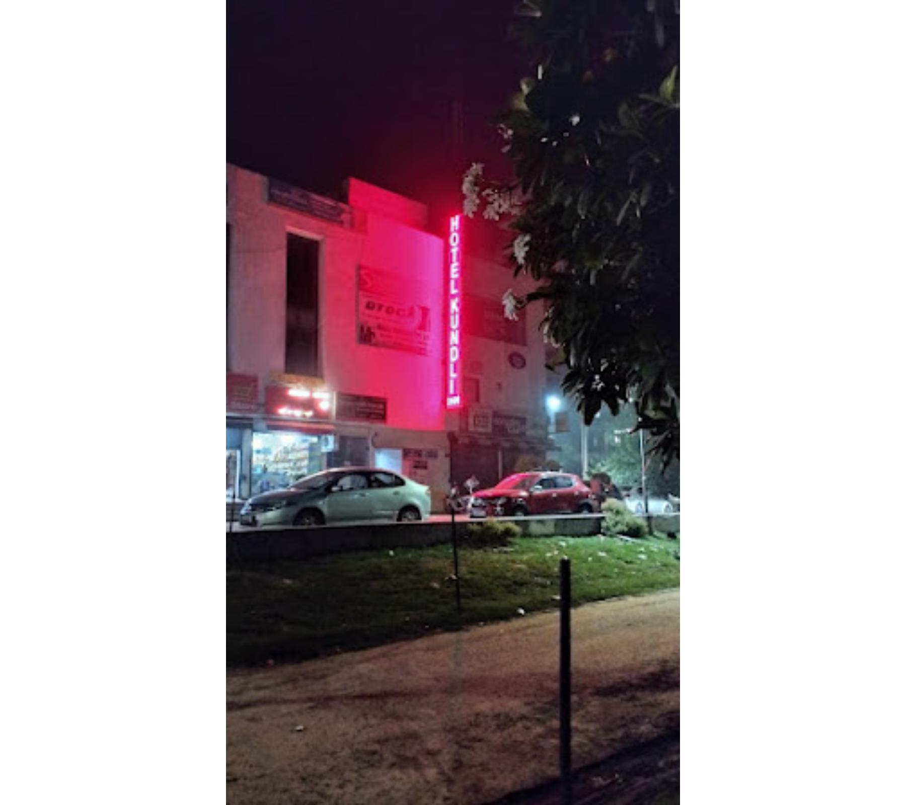 HOTEL KUNDLI INN - Tap to explore photos