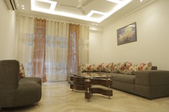 Under My Roof Superio | Rooms & Wi-Fi, Delhi