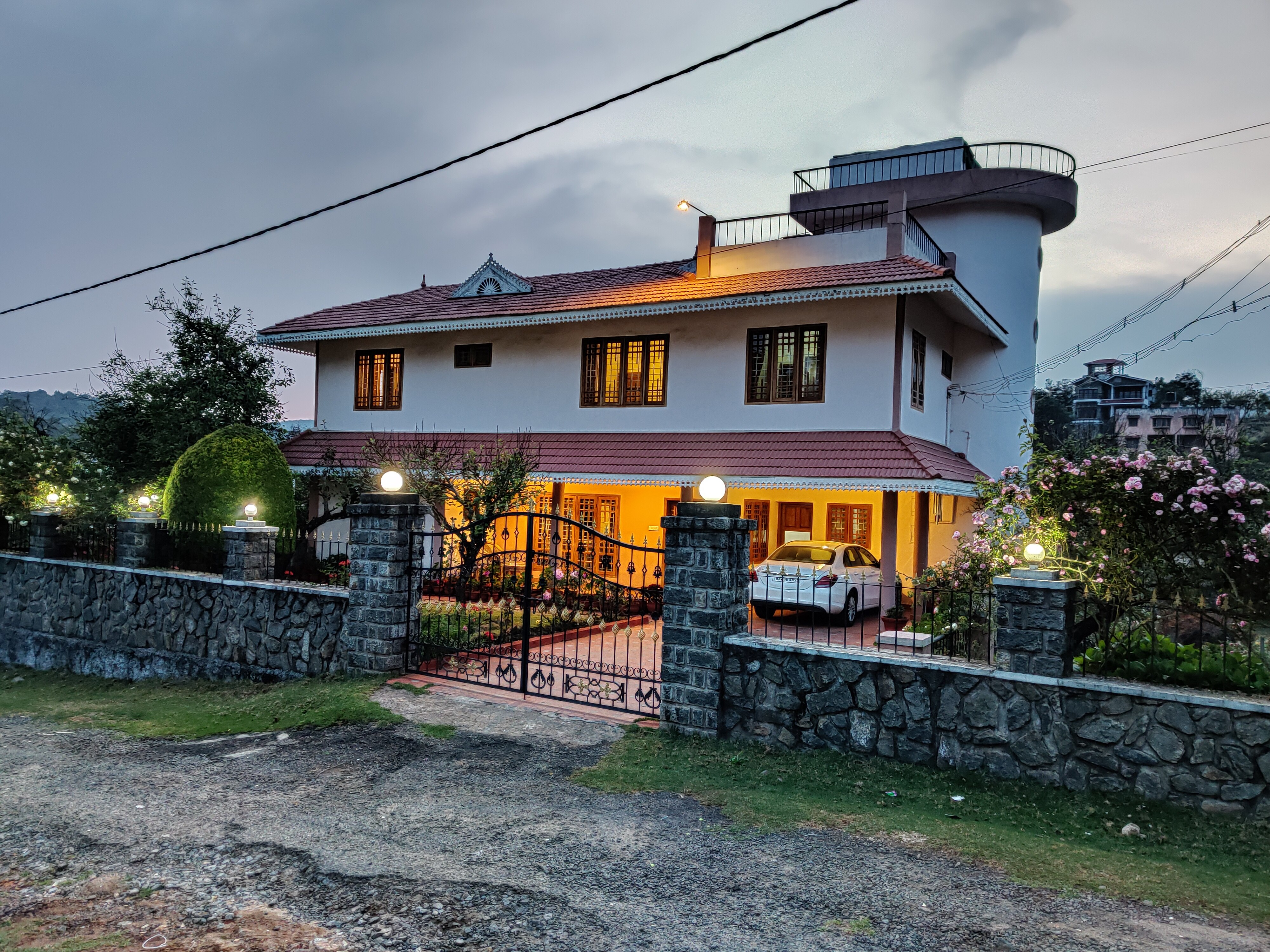 Kodai Home Stay - Tap to explore photos