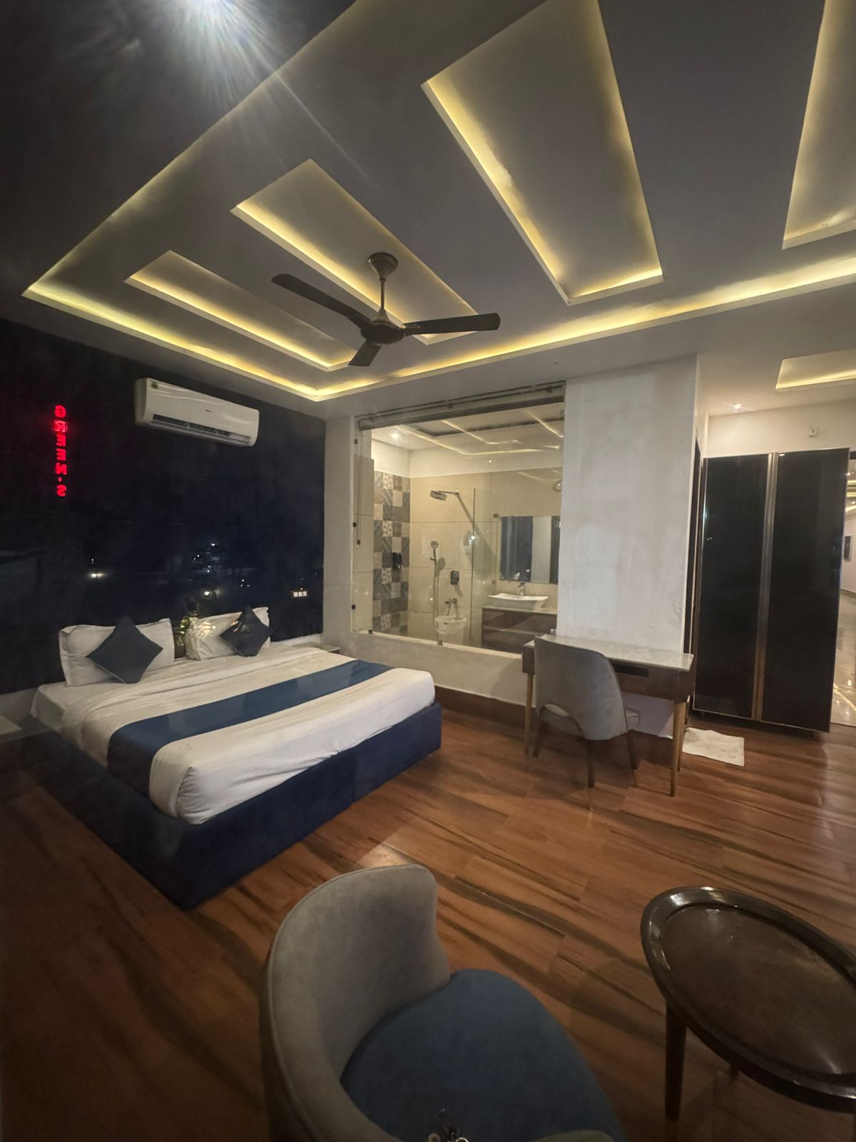 Hotel ML PRIDE -800 metre from railway station - Tap to explore photos