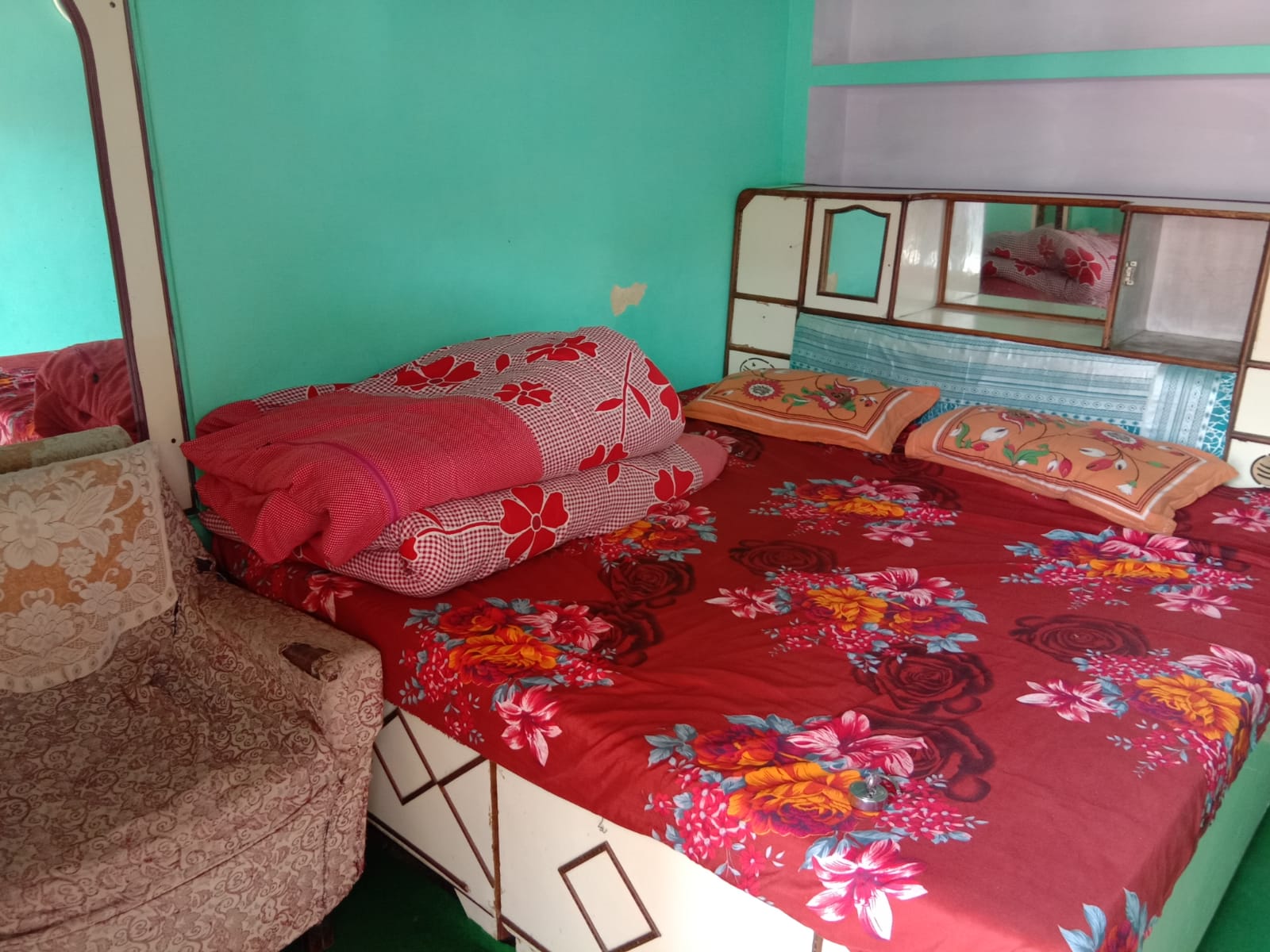 Chauhan Homestay - Tap to explore photos