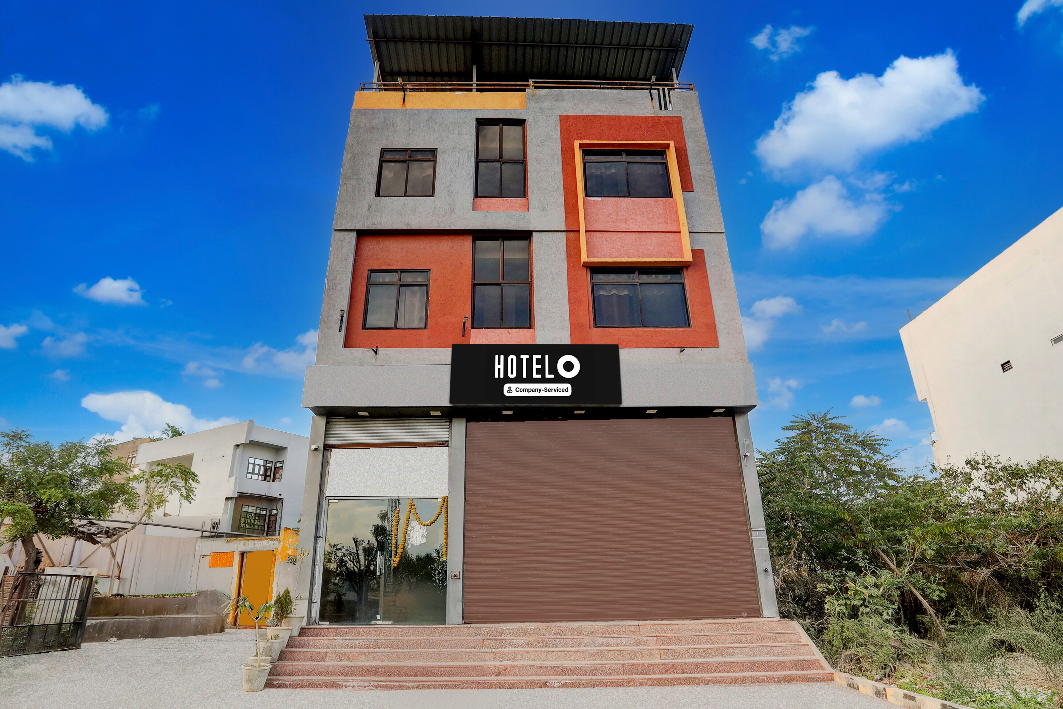 Hotel O Sector 6 Hiran Magri - Tap to explore photos