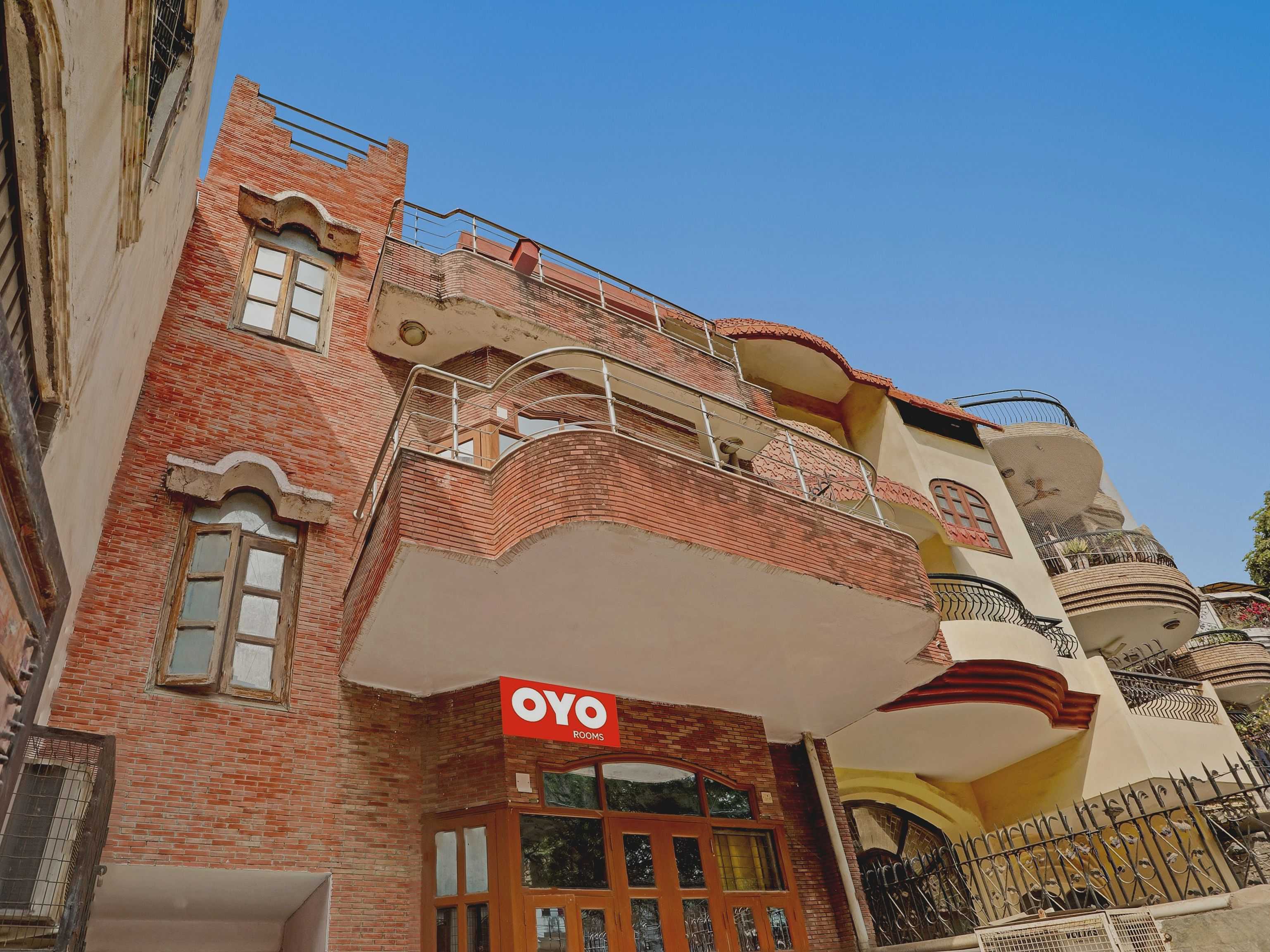 Hotel O Premium Stay Near Dlf Avenue Saket - Tap to explore photos