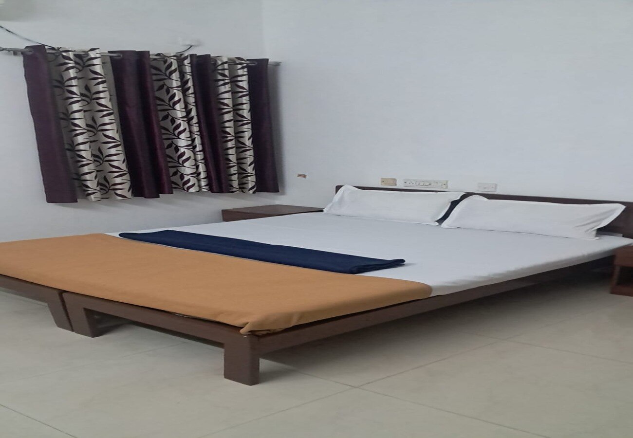 All Seasons Apartment -Murinjapalam 1BHK - Tap to explore photos