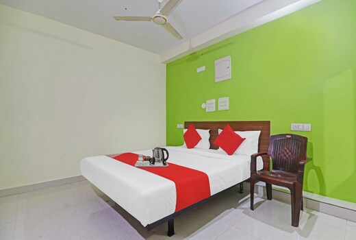 Hotel O Dk Reddy Square