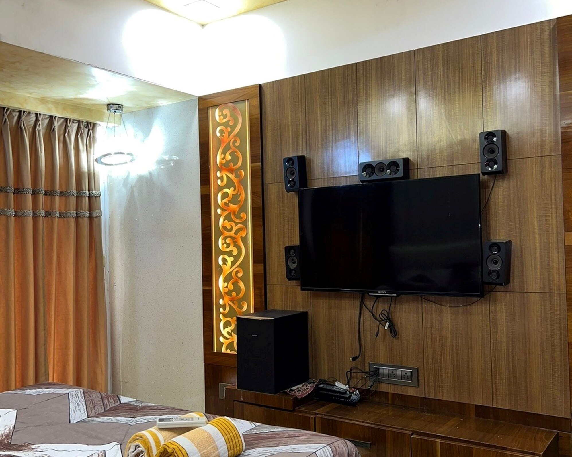 Modern 2bhk in main Lokhandwala - Tap to explore photos