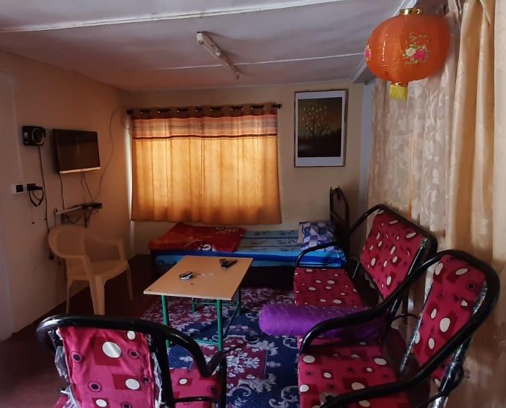 RICH LAKEVIEW HOME STAY - Tap to explore photos