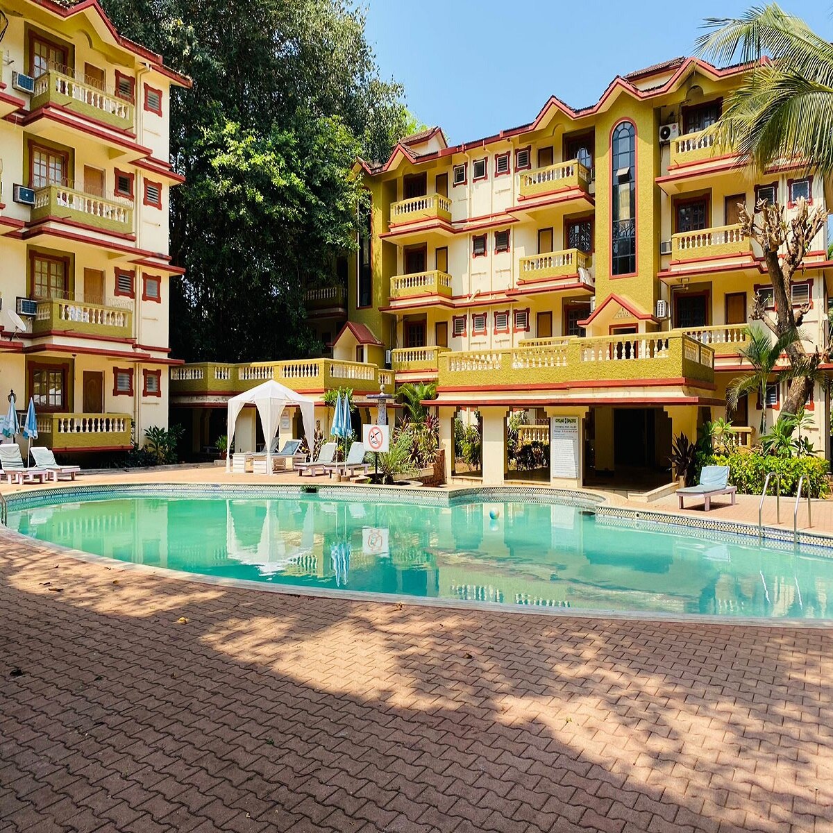 1 BHK Beach apartment Candolim - Tap to explore photos