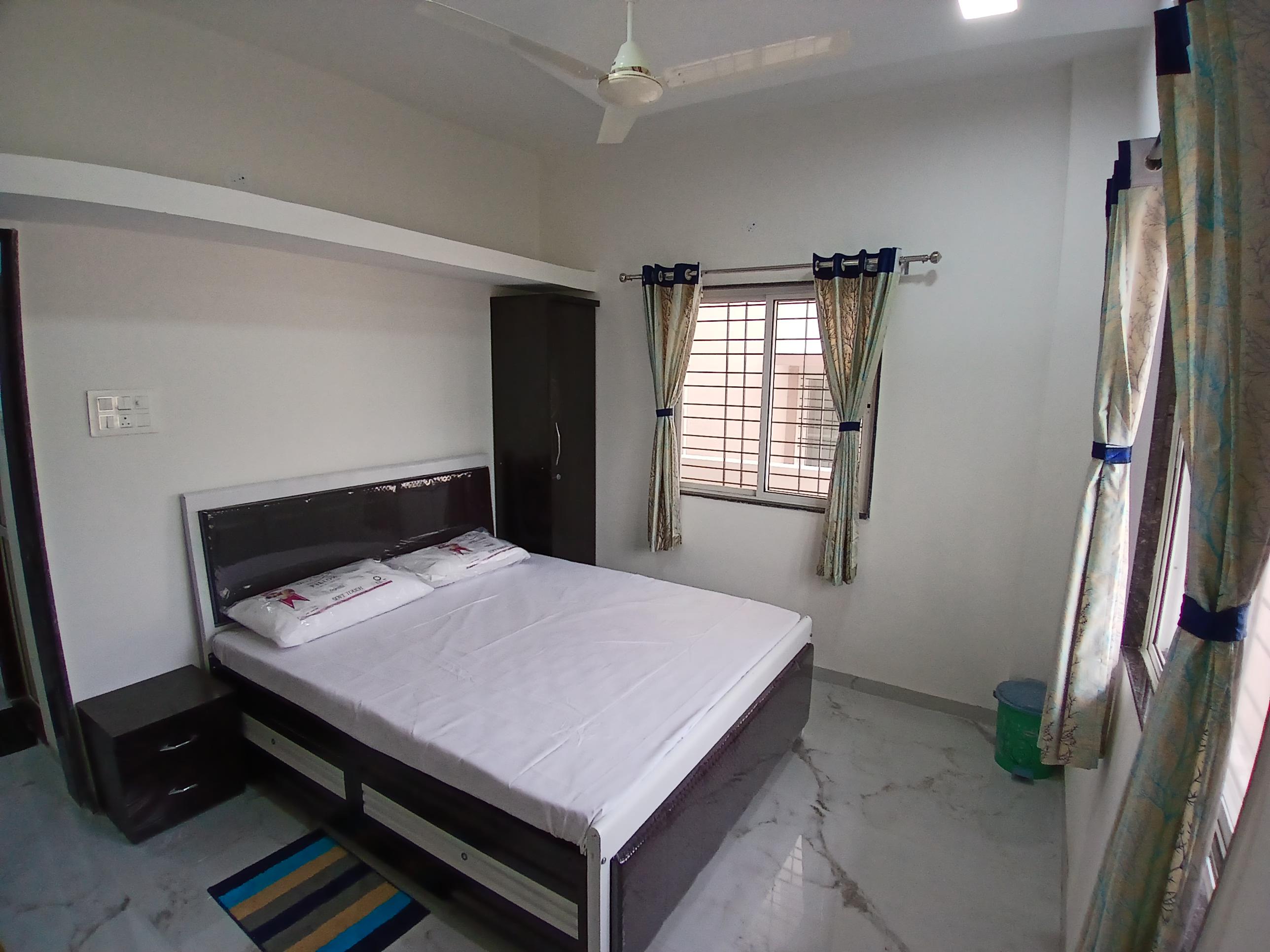 Shree Shivalay guest house - Tap to explore photos