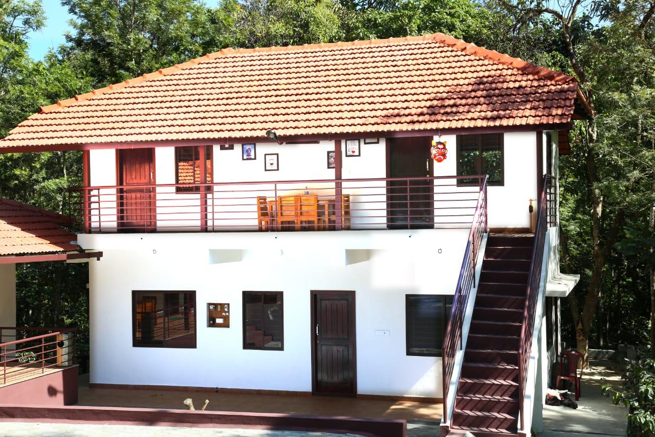 The Brown & Brew Homestay | Rooms & Caretaker - Tap to explore photos