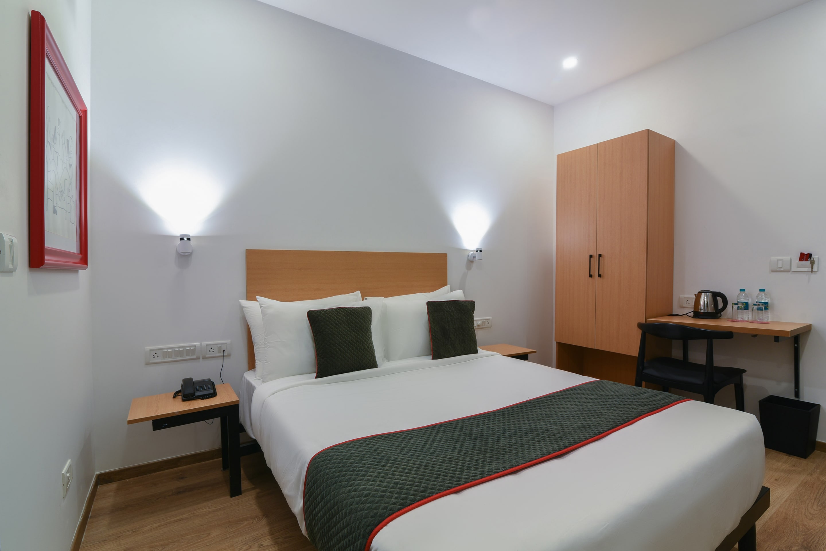 Super Townhouse Spruce Hotels Bellandur - Tap to explore photos