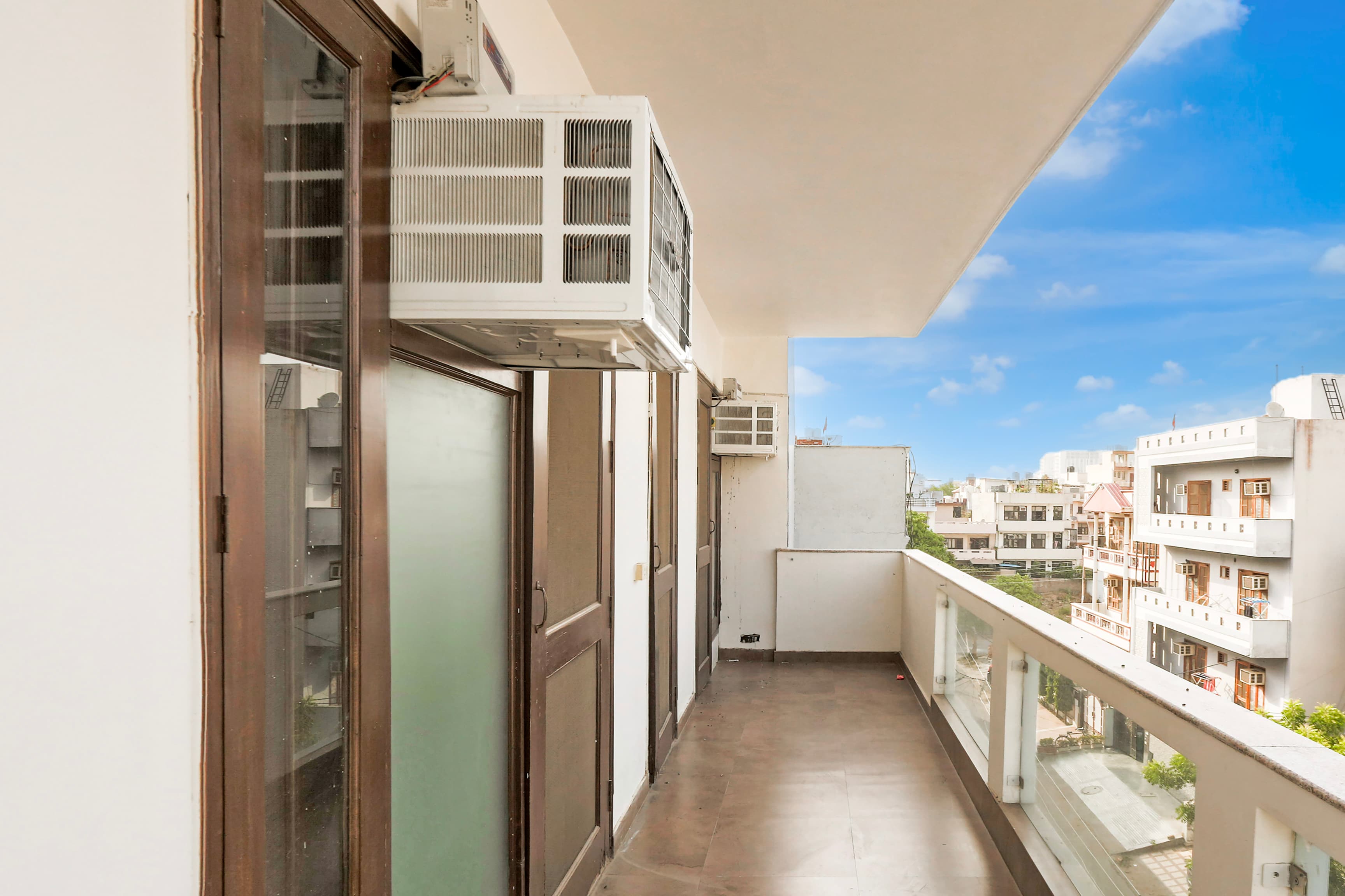 Hotel O STAR Corporate Suites - Tap to explore photos