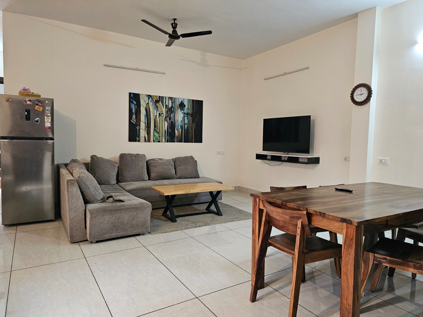 Cheerful 2-bedroom villa with big garden n sports - Tap to explore photos