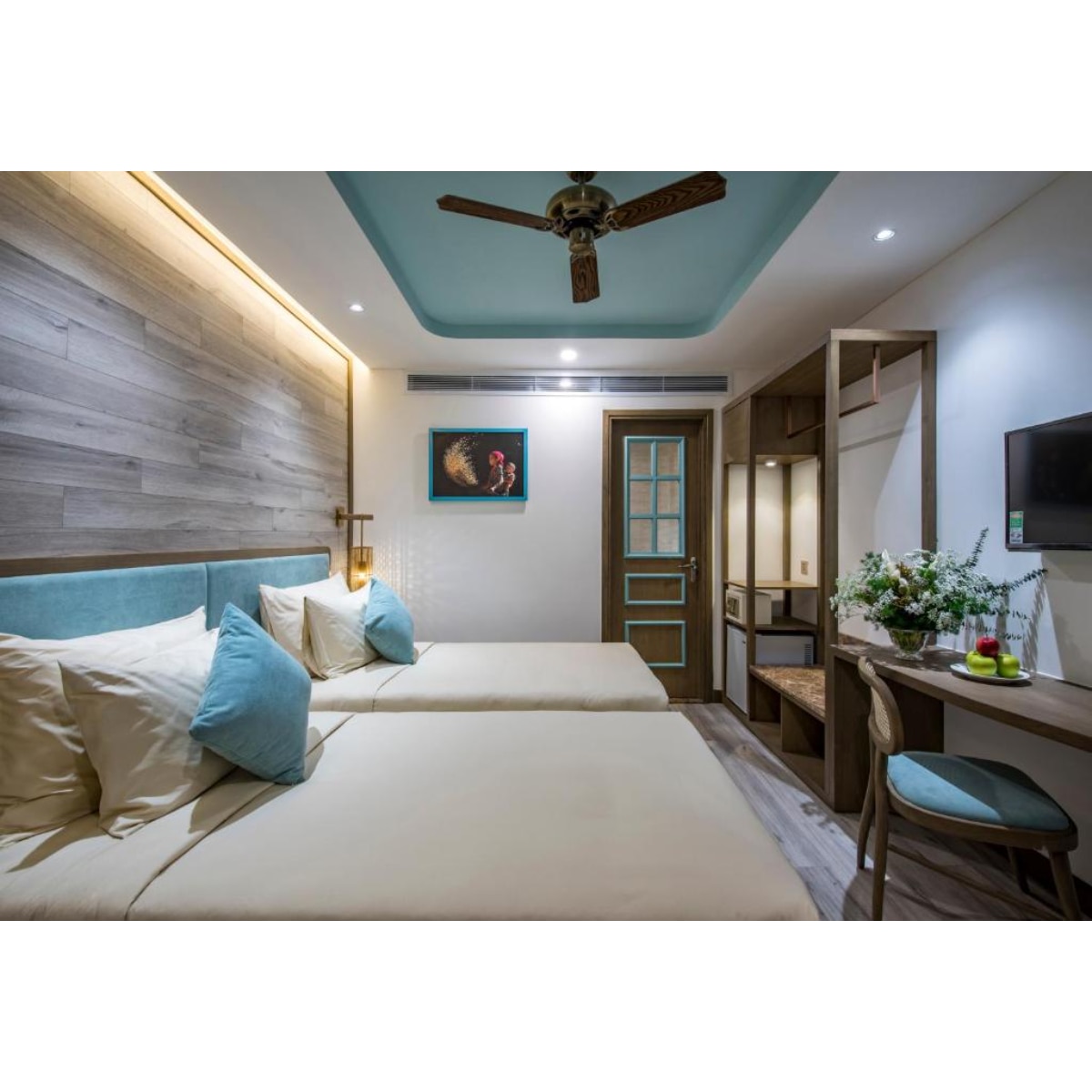 Icon Saigon LifeStyle Design Hotel - Tap to explore photos