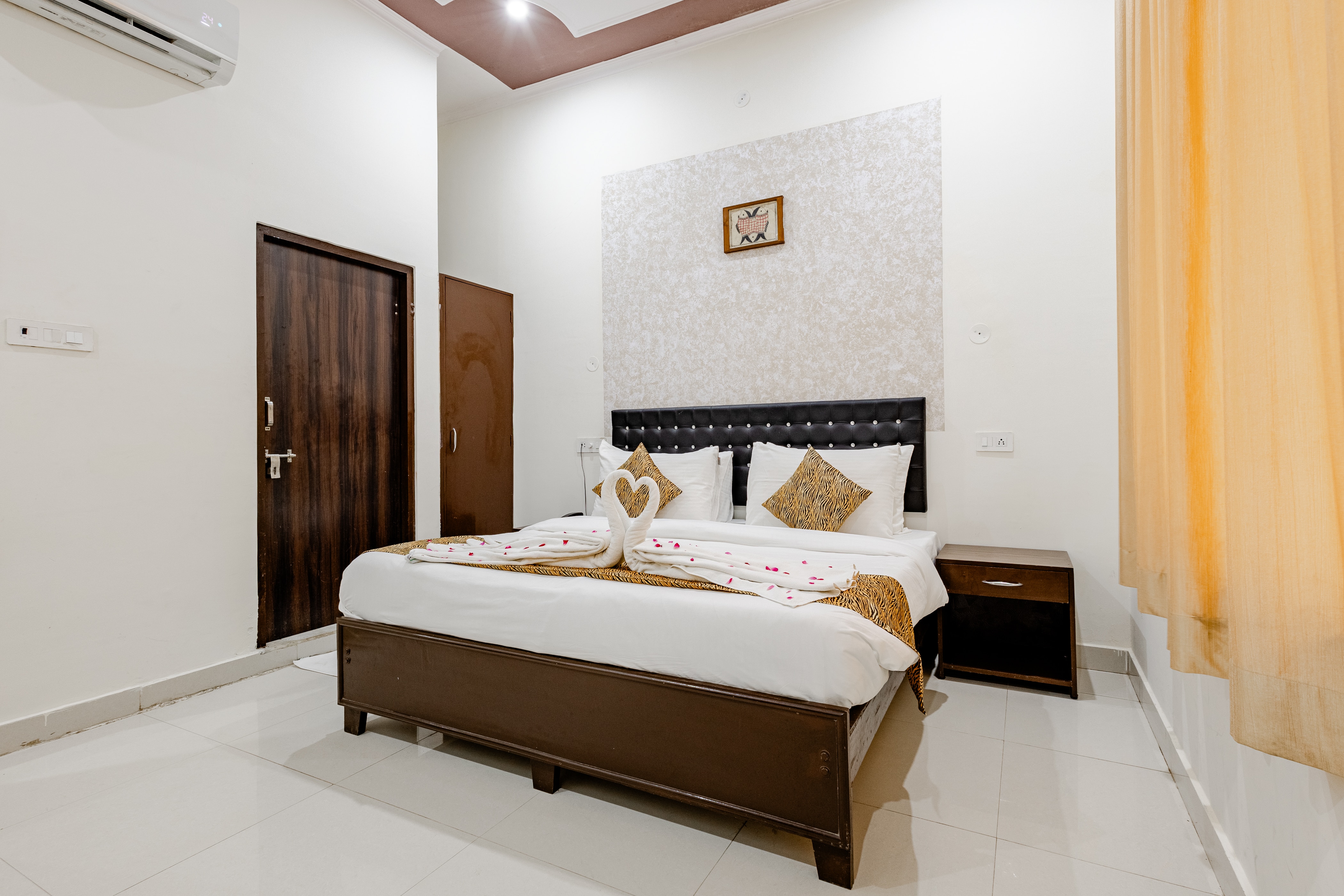 Hotel Ranthambhore Resort - Tap to explore photos