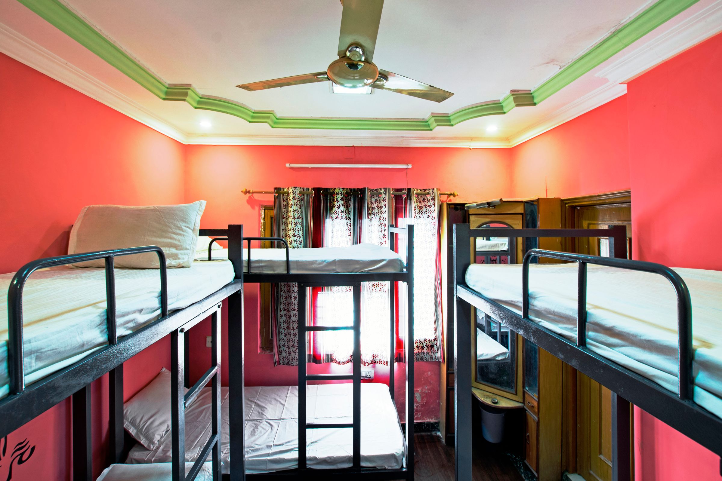ELtravo Hostel  - Tap to explore photos