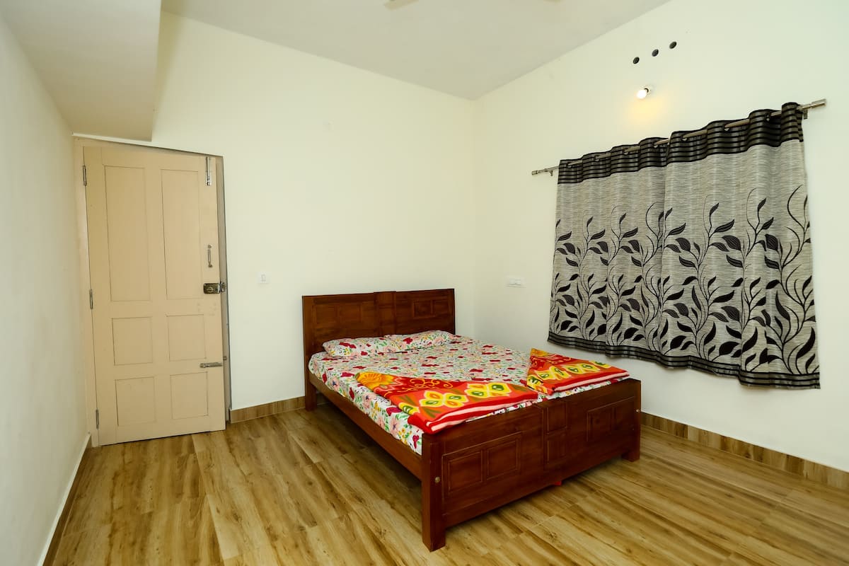 Cocoon Homestay - Tap to explore photos