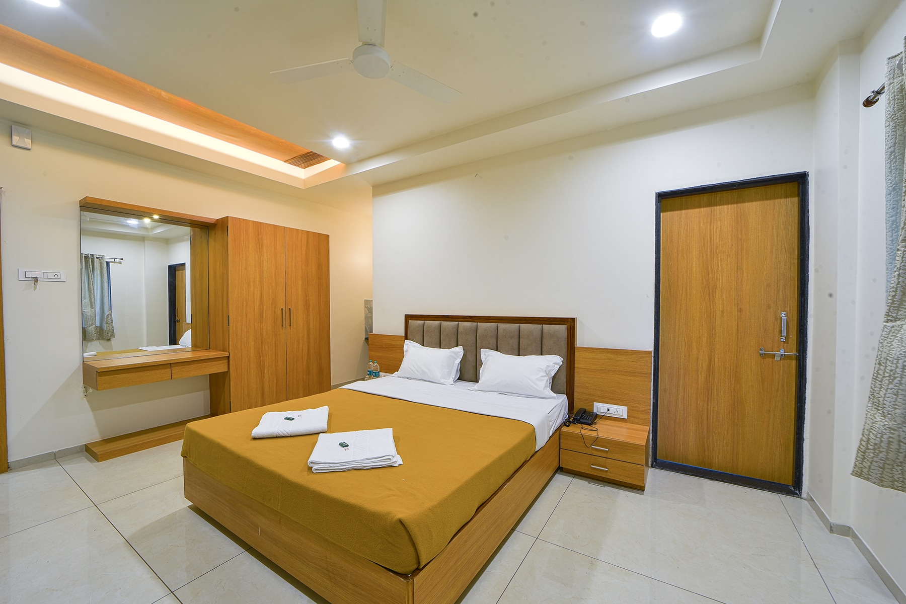 Hotel TrushaDham 3