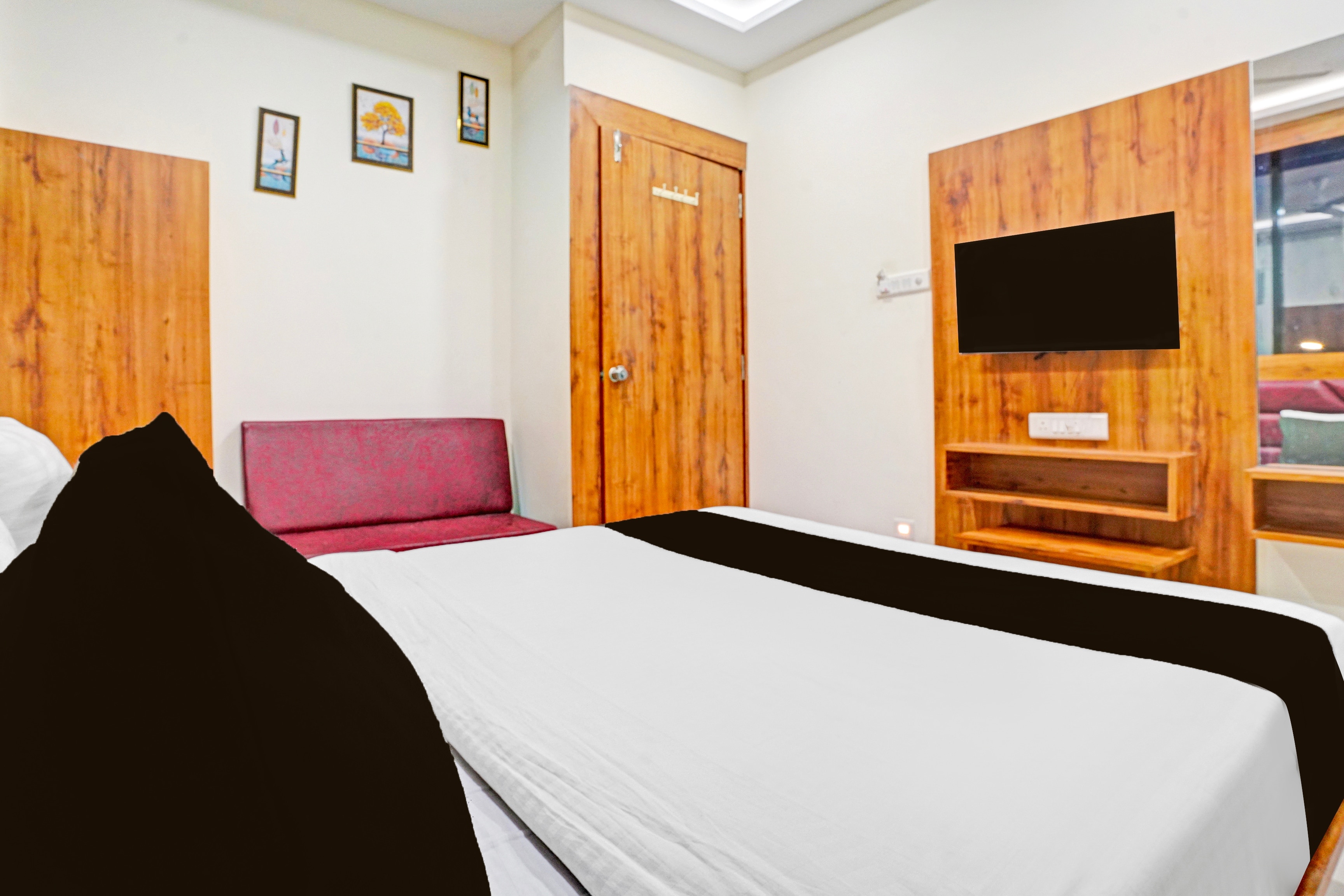 Hotel O Rudra - Tap to explore photos