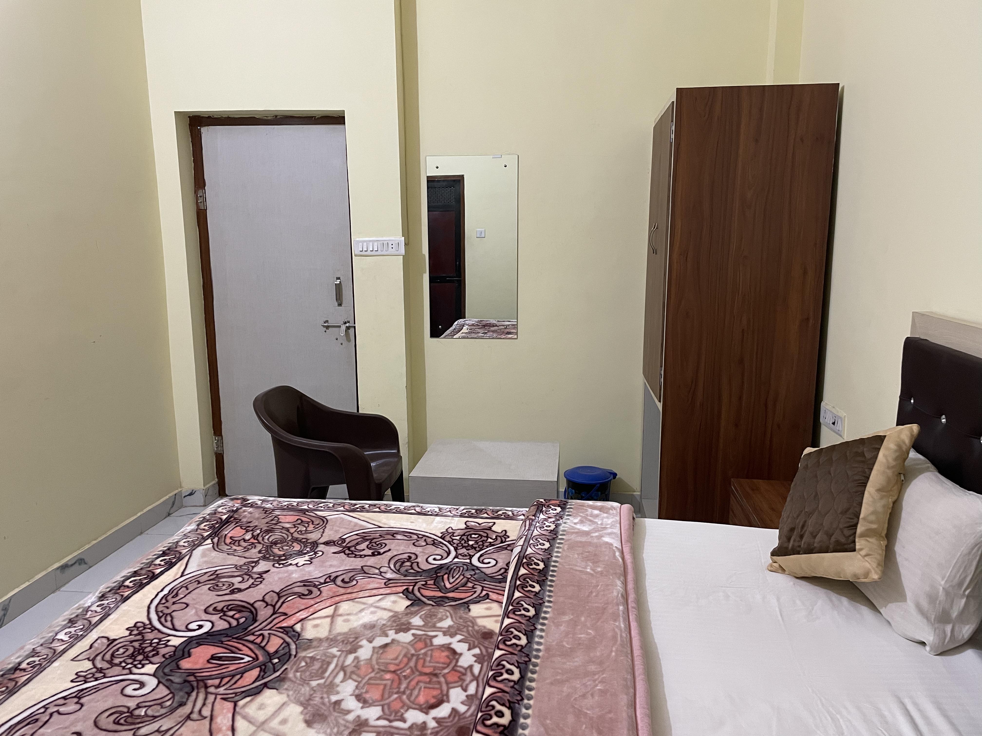 THE COMFORT HOME STAY RANTHAMBHORE - Tap to explore photos