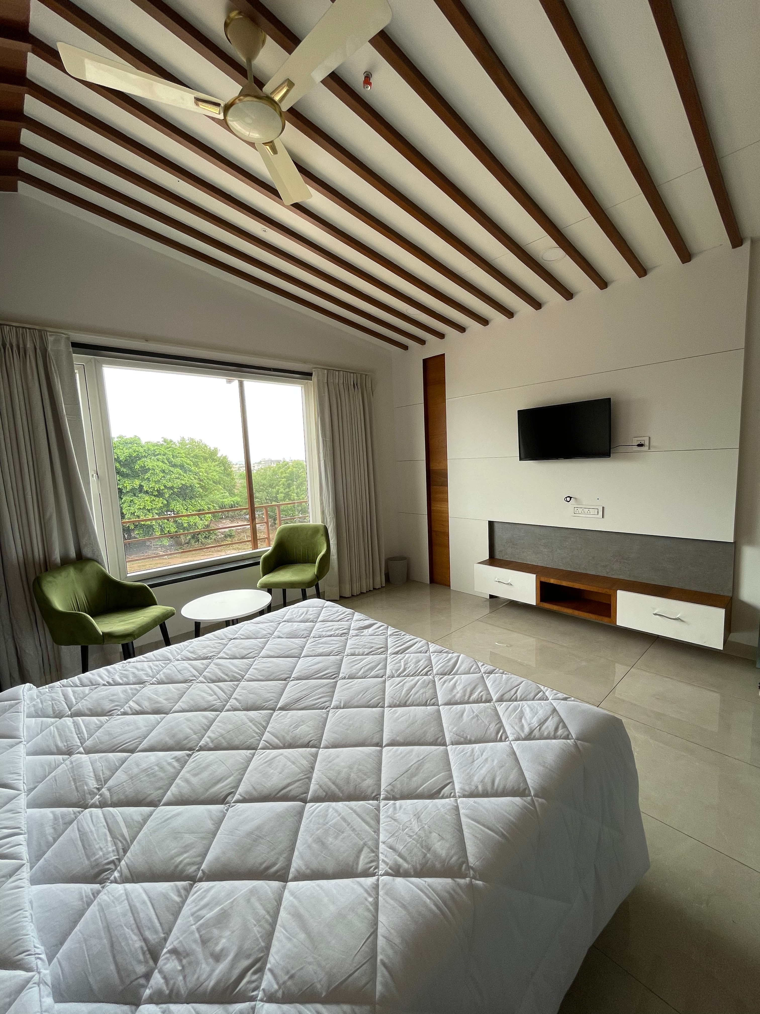 HYLIFE - luxury hotels and conventions - Tap to explore photos