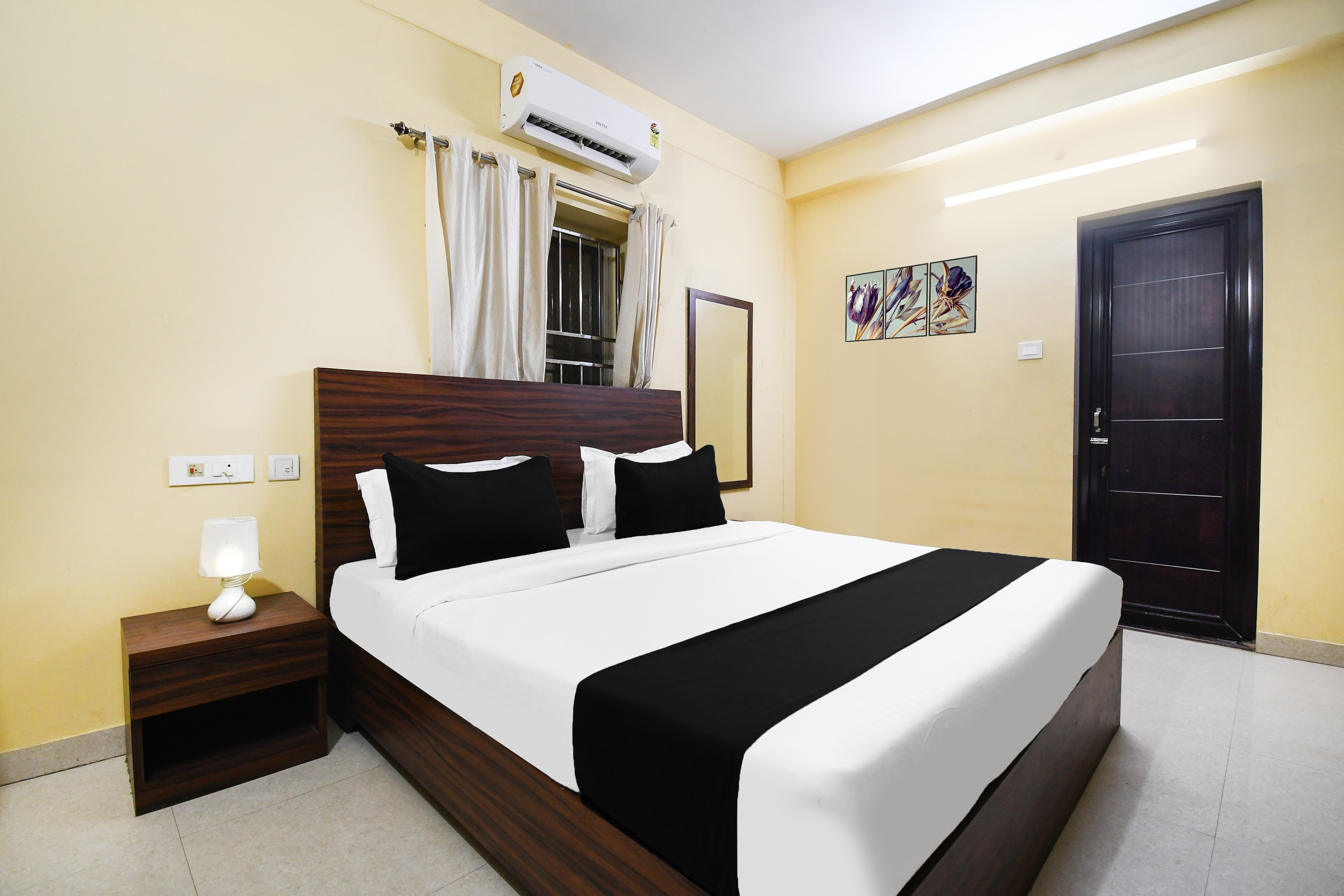 Super Hotel O Indira Park Road Bhubaneswar - Tap to explore photos