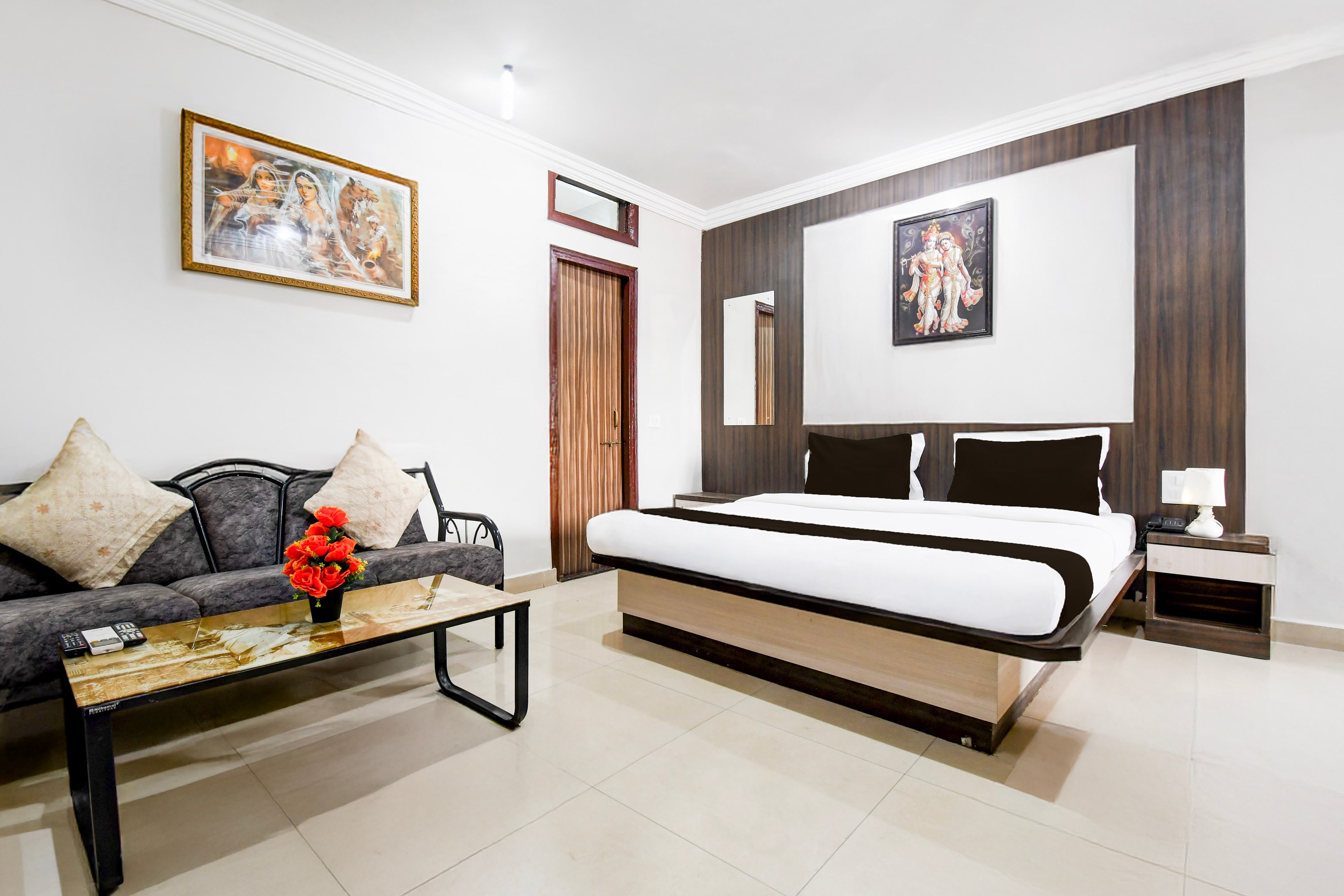 Super Hotel O Raipur Railway Station formerly Hotel Okasu - Tap to explore photos