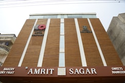 Hotel Solitaire, Indore