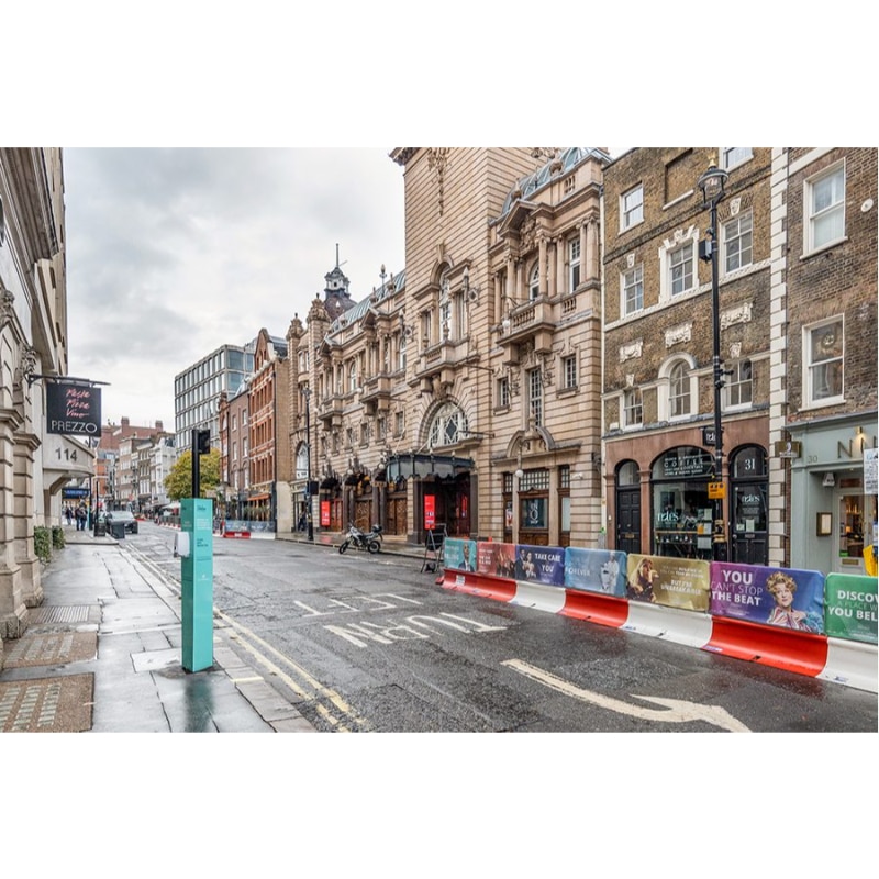 St Martins Lane - Tap to explore photos