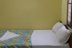 Varadhar Guest House  Near Varadarajar Temple, Kanchipuram