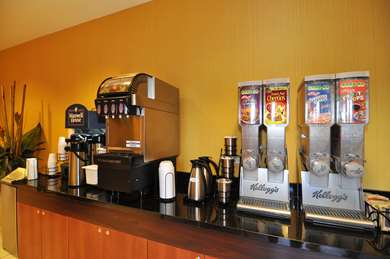 Best Western Plus Fresno Inn - Tap to explore photos