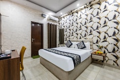 Hotel Vybe stay, Noida